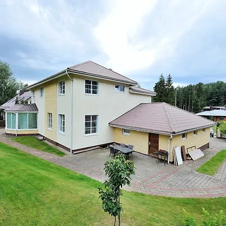 Lux House ヴィラ *